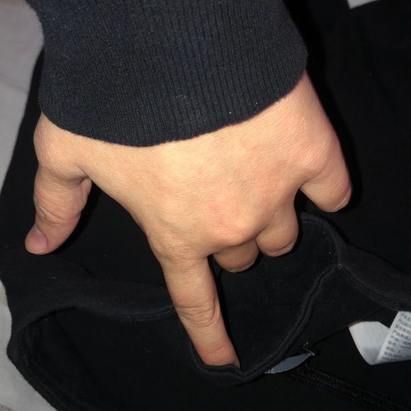 NEVER WORN HOLLISTER LEGGING - Picture 3 of 4